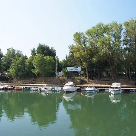 Camping La Barque סנט-אגף