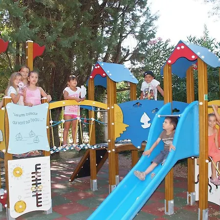 캠프장 Camping La Barque 3*