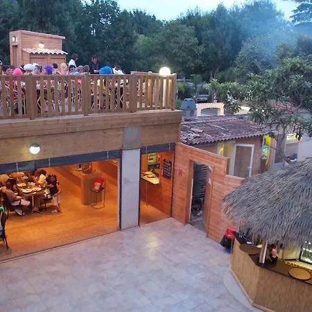 אתר קמפינג Camping La Barque 3*