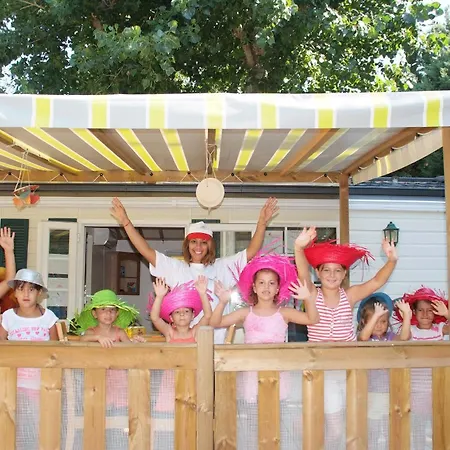 אתר קמפינג Camping La Barque