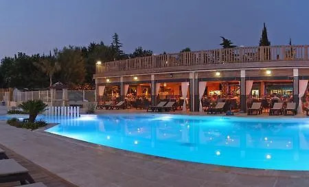 Camping La Barque 캠프장 생타굴프