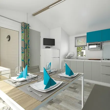 Camping La Barque 3* סנט-אגף